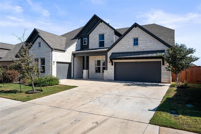 Building Photo - 129 Low River Ln