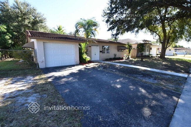 Building Photo - 1307 N 46th Ave