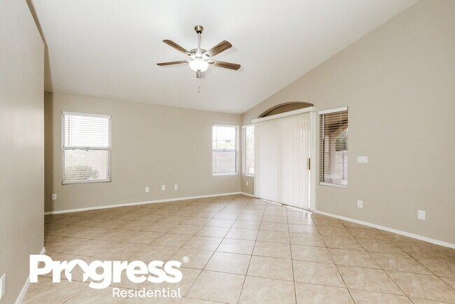 Foto del edificio - 20015 N 22nd Pl