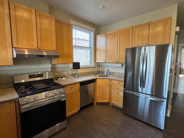 Building Photo - 2 bedroom in Chicago IL 60640