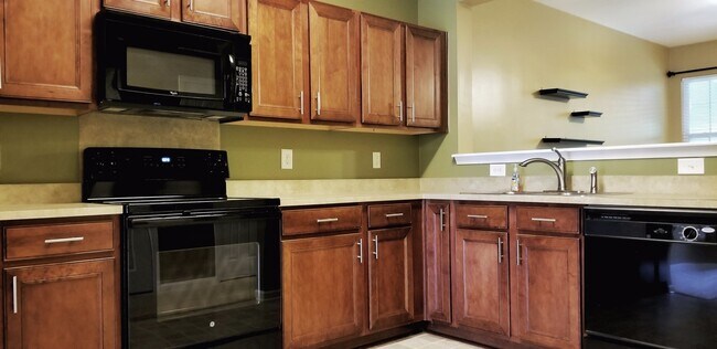 Foto del edificio - Stunning Town Home in Popular Liberty Hall