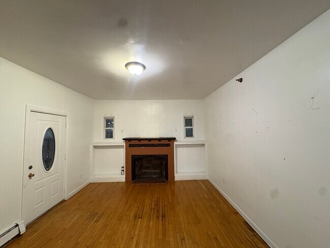 Building Photo - 708 Broadway