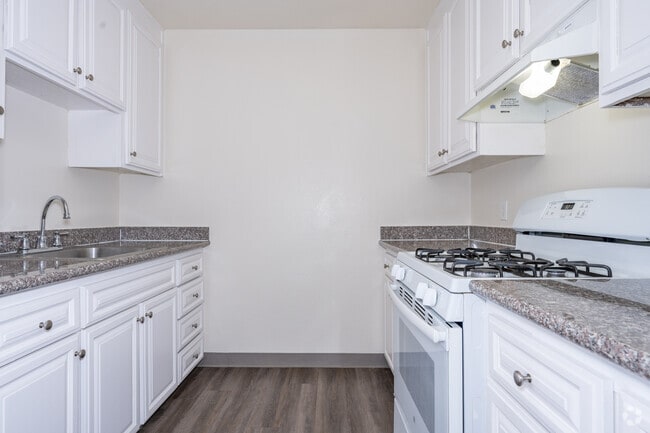 1 dormitorio, 1 baño - 630 pies cuadrados - Cocina - Dover Park Apartments