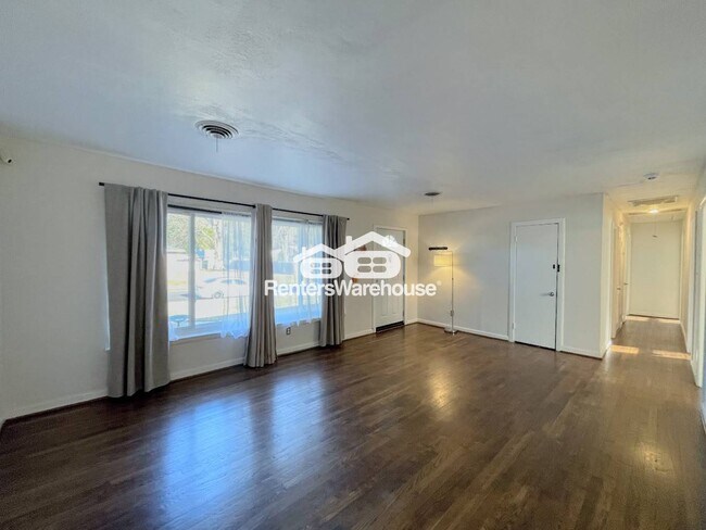 Foto del edificio - 5801 Townley Ave