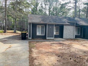 Building Photo - 140 Summerwood Dr