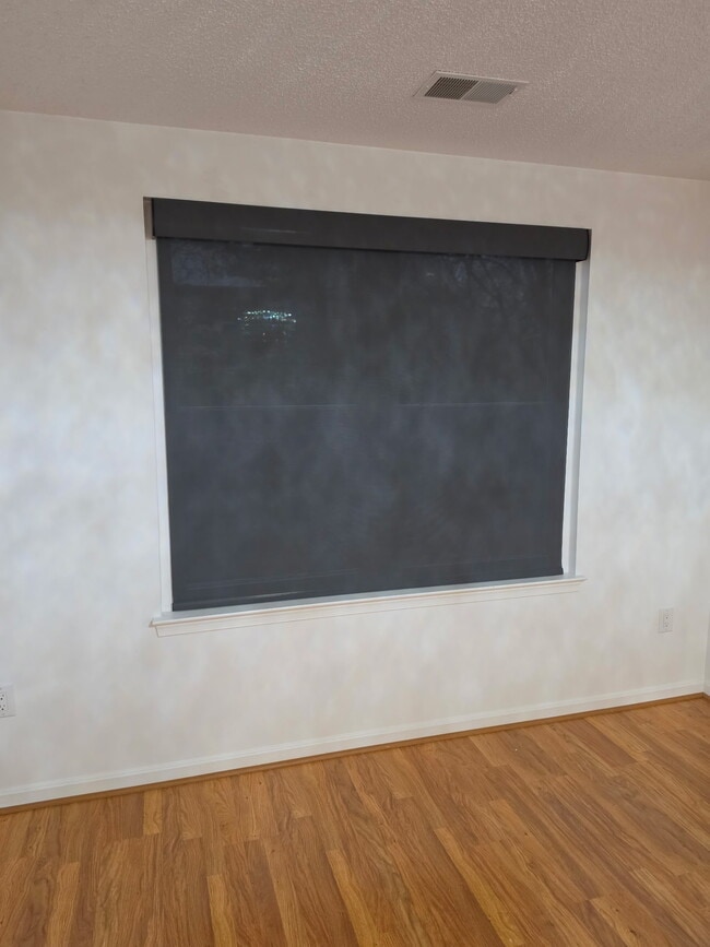 Building Photo - 10016 Vanderbilt Cir