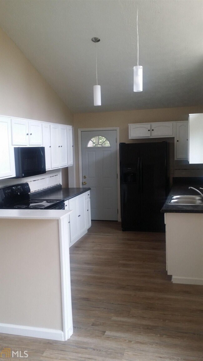 Foto del edificio - 3157 Wesley Chapel Rd