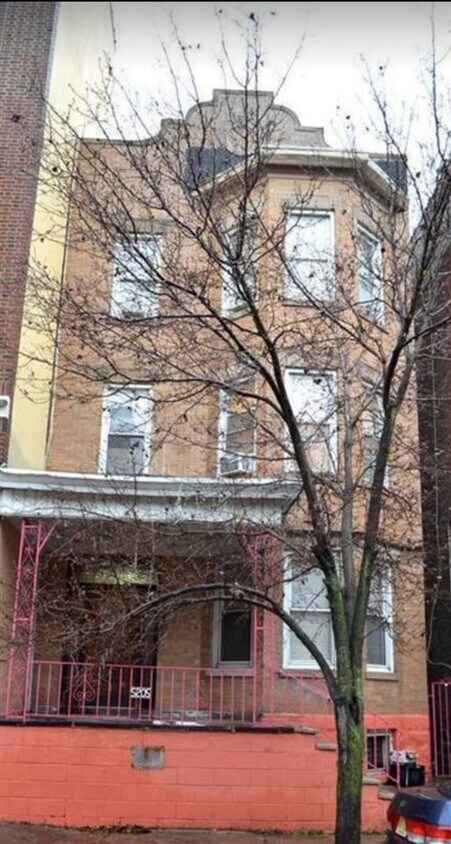 Primary Photo - 5205 Hudson Ave