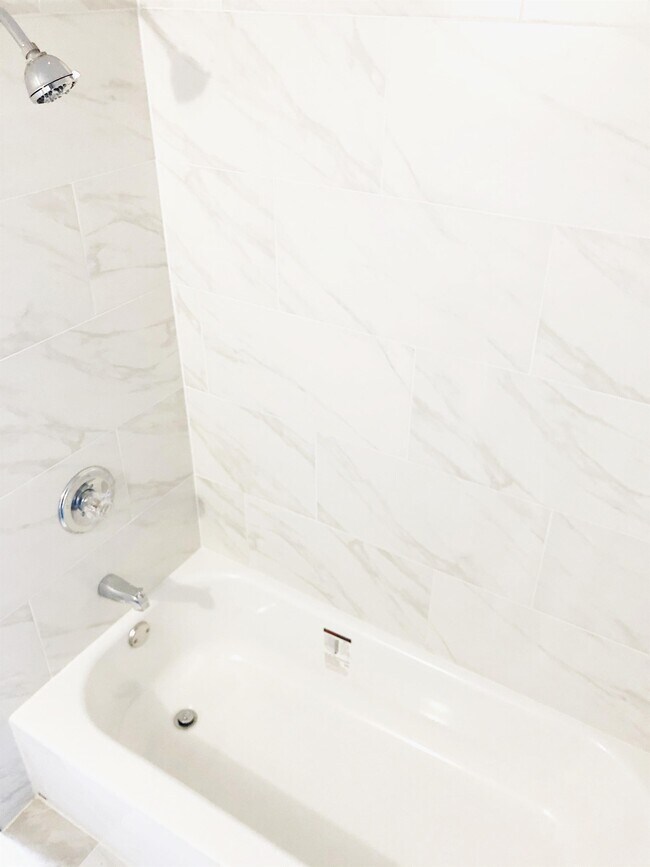 Foto del edificio - 376 W Fuller Ave