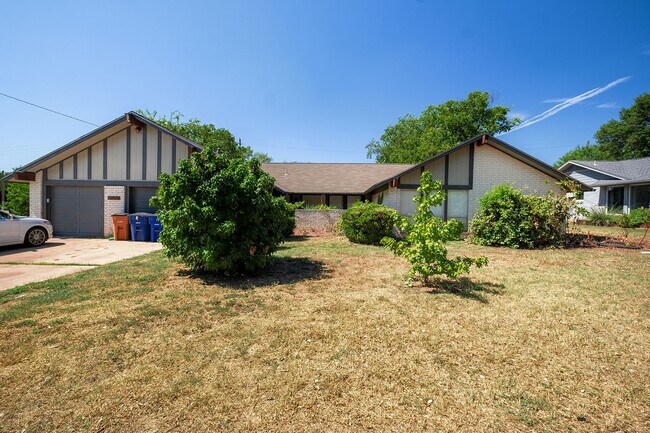 Foto del edificio - 2025 Monarch Dr