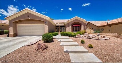 Building Photo - 2805 Hanging Rock Dr