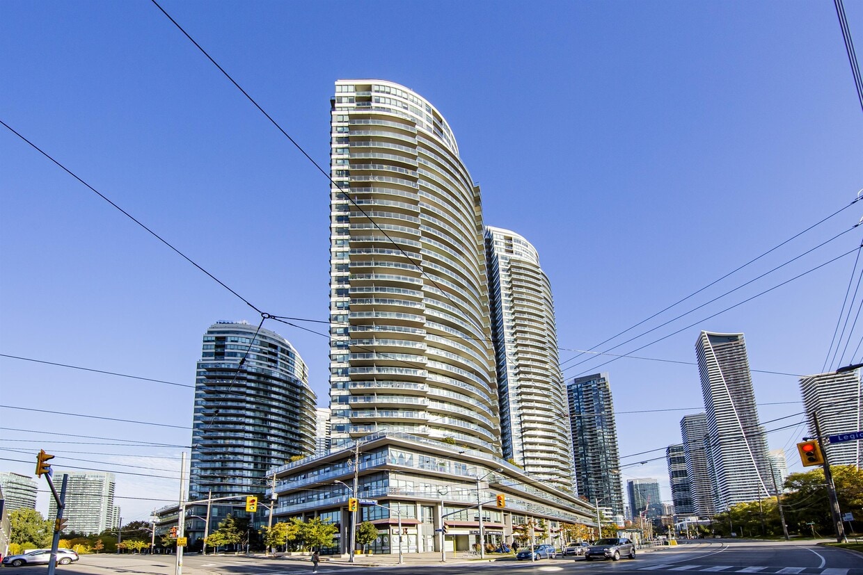 Photo principale - 2240-2240 Lake Shore Blvd W