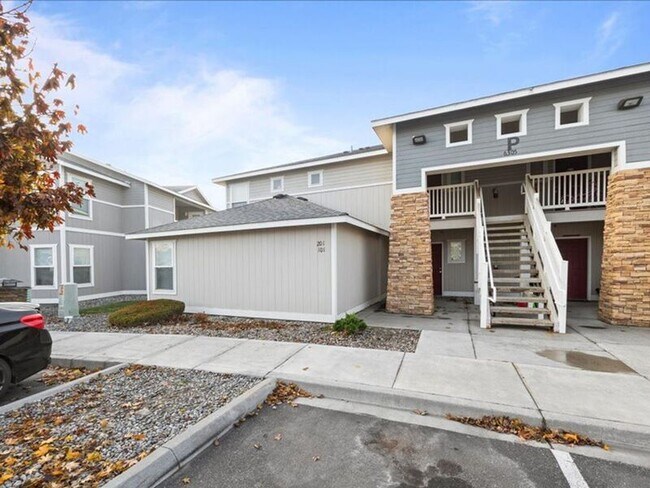 Foto del edificio - 6305 Chapel Hill Blvd