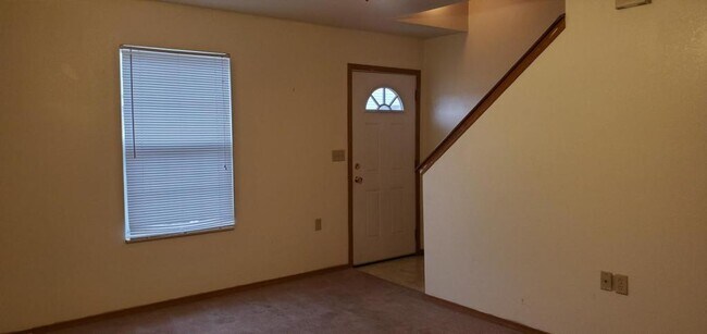 Building Photo - 1402 Frosty Dr