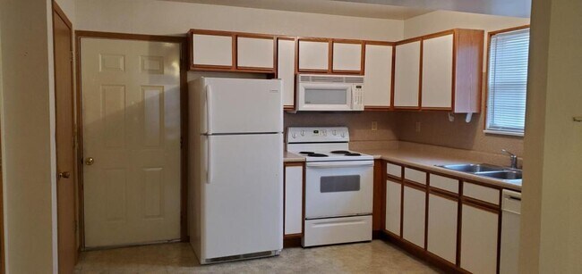 Building Photo - 1402 Frosty Dr