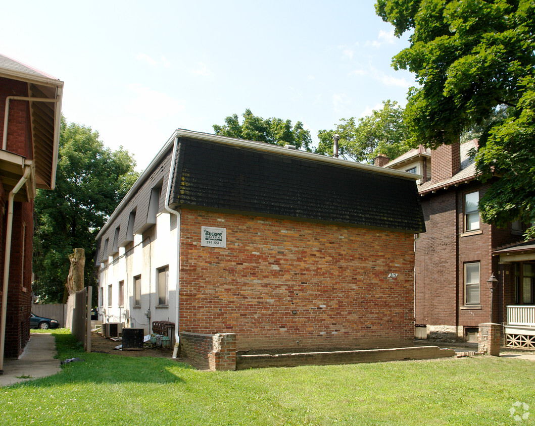 Foto principal - 215 East Lane Avenue
