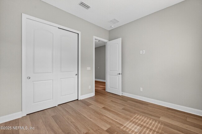 Foto del edificio - 105 Wye Rd