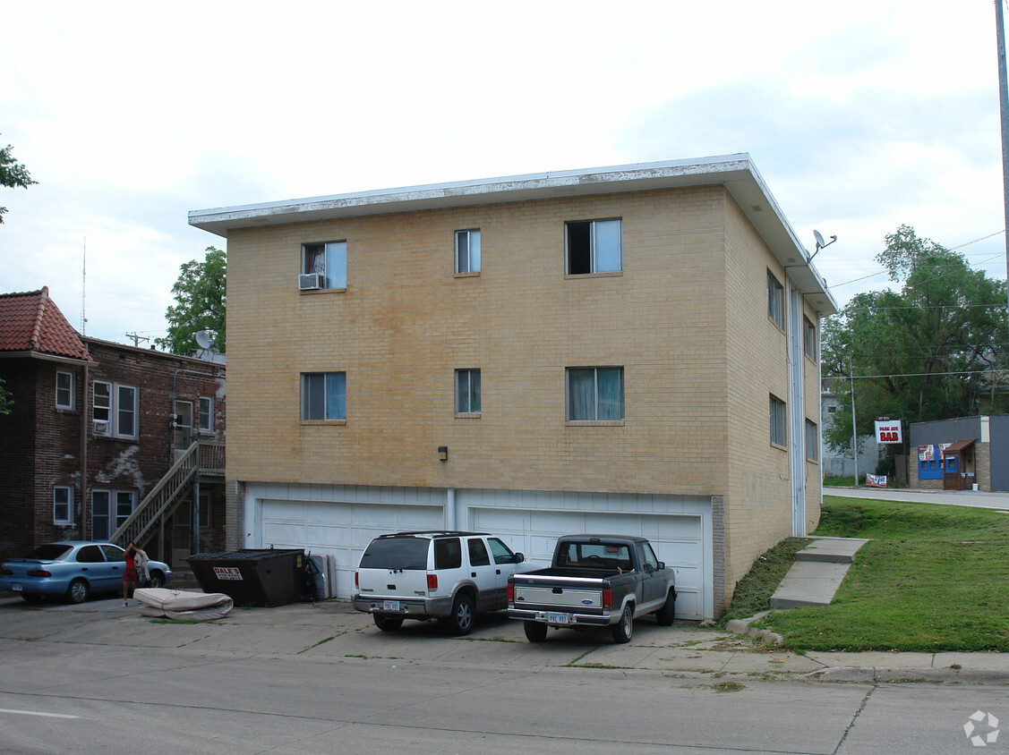 Primary Photo - 3016 St Marys Ave