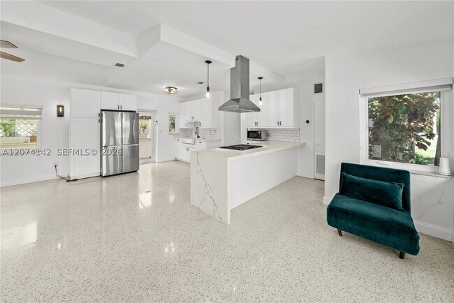 Building Photo - 3130 SW 27th St