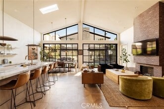 Building Photo - 354 5th