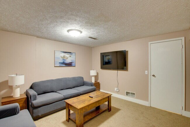 Foto del edificio - 5368 N Linwood Ave
