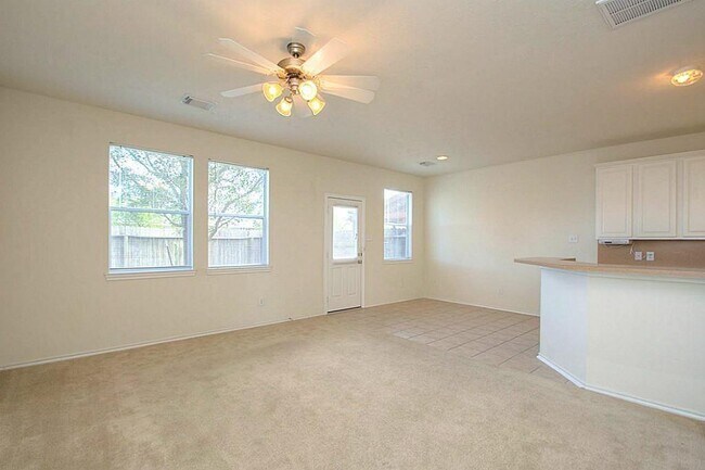 Foto del edificio - 210 Drake Run Ln