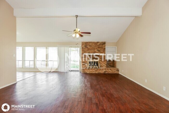 Foto del edificio - 9920 Edmund Dr