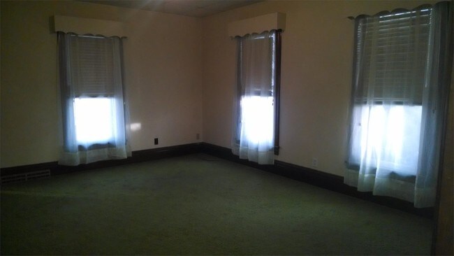 Foto del edificio - 732 E Center St