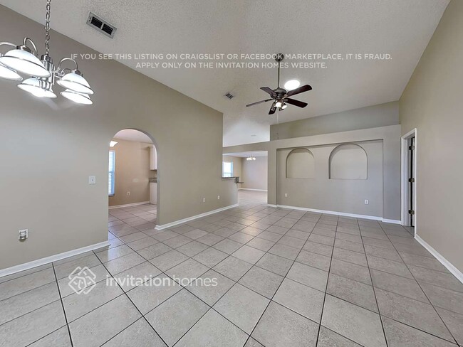 Foto del edificio - 125 Carmel Bay Dr