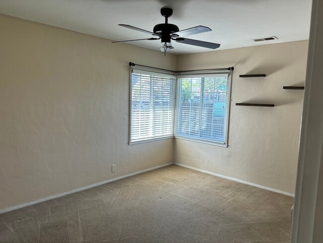 Building Photo - 1578 Heatherdale Ave
