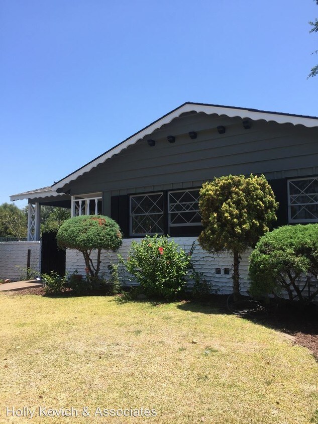 Primary Photo - 3300 California Ave