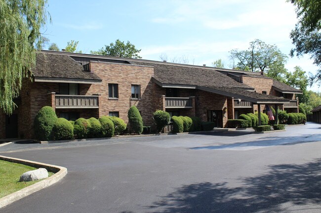 Building Photo - 141 Spring Rd