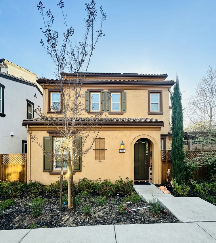 Primary Photo - 3069 Vittoria Loop