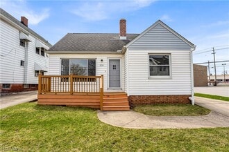 Building Photo - 10518 Langton Ave