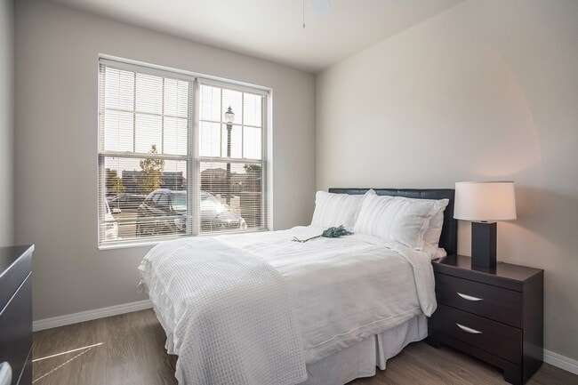 Building Photo - West Park Apartments