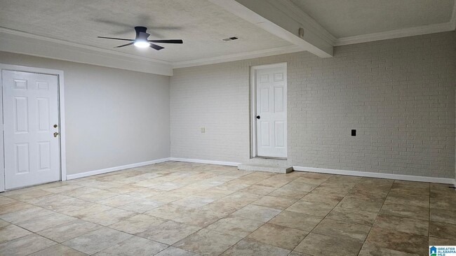 Building Photo - 105 Woodland Rd