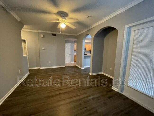 Foto del edificio - 10075 Gate Pkwy N