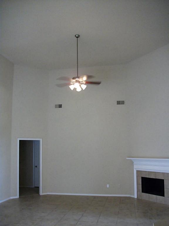 Building Photo - 2018 Shore Breeze Dr