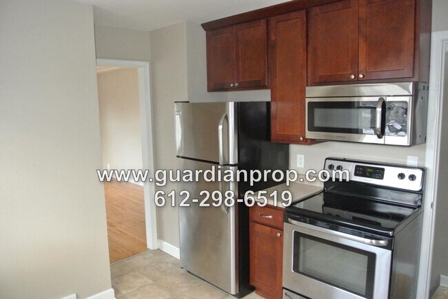 Building Photo - House in Midway Available September 1, Hardwood Floors, Updated Kitchen & Bath, Garage, Pet Frien...