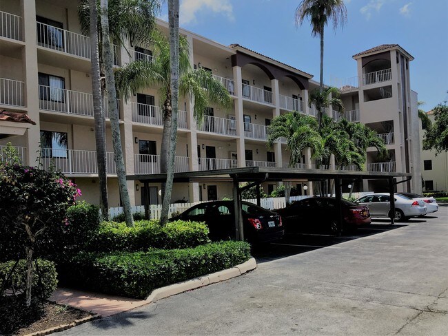 Foto del edificio - 6193 Pointe Regal Cir