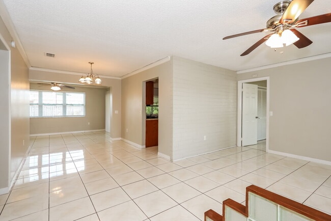 Foto del edificio - 9521 NW 25th St