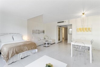 Building Photo - 100 Lincoln Rd