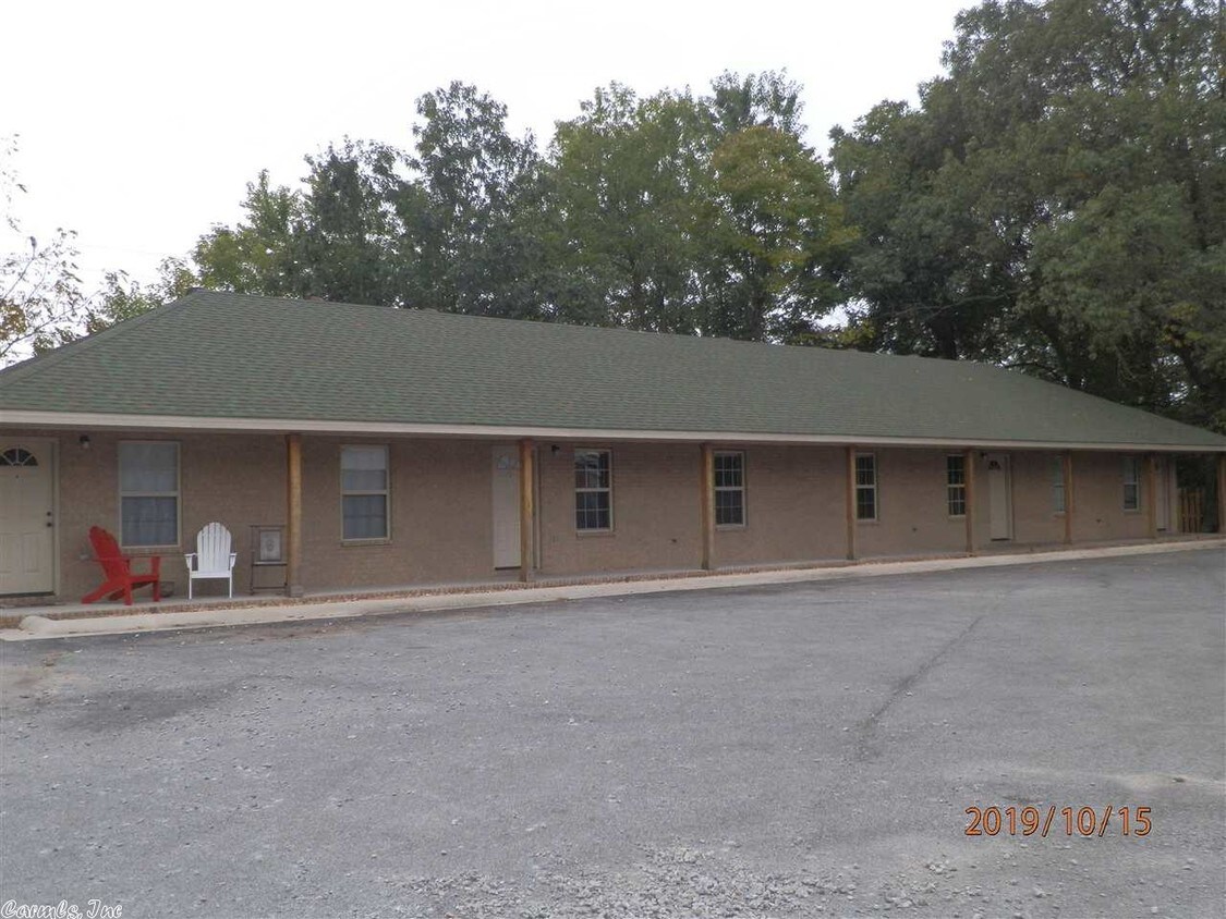 Primary Photo - 504 W Baldwin St