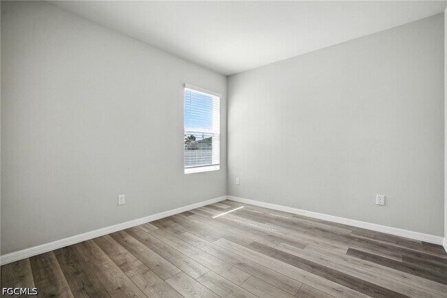 Foto del edificio - 2465 NW 9th St