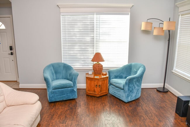 Building Photo - 2546 Bascom Dr