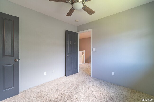 Foto del edificio - $3700.00 | 3bd/2.5ba Townhome in Fairway's...