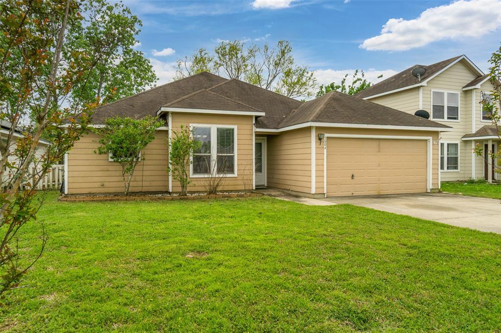 5004 Asia Ln, Dickinson, TX 77539 House Rental in Dickinson, TX