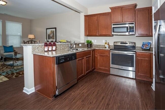 Building Photo - 50% Off First Month’s Rent – Spacious East Raleigh Townhome!