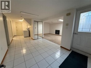 Building Photo - 308 Evergreen Crescent