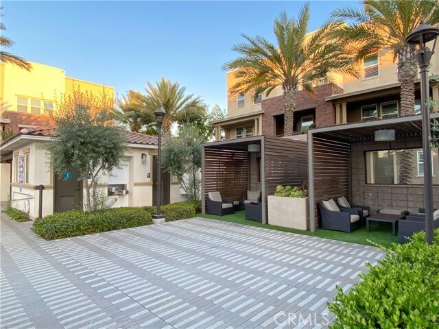 Foto del edificio - 8054 Ackerman St